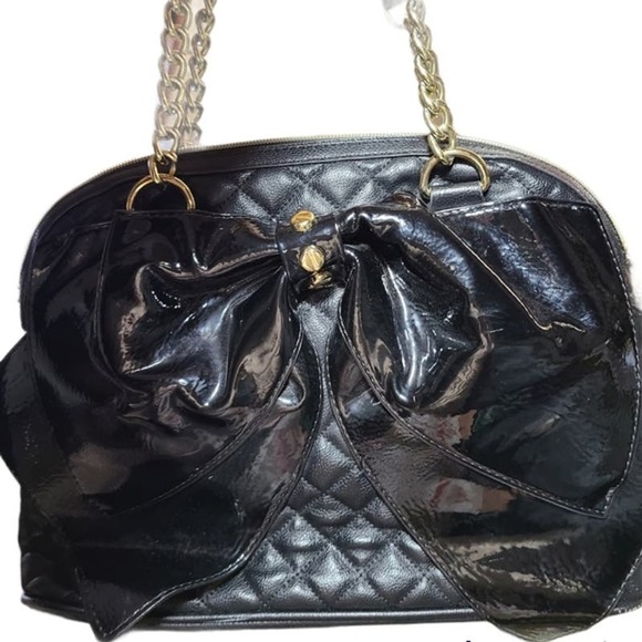 Betsey Johnson Handbags - Betsey Johnson Black Bow Front Quilted Faux Leather Shoulder Bag Gold Chain